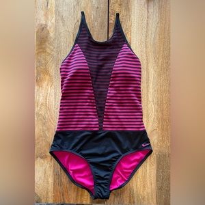 Nike Swimsuit Women’s One Piece